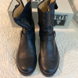 Frye Veronica Back Zip Short Boot